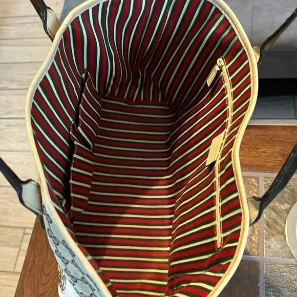 Gucci GG Canvas Britt Tote - Picture 13 of 14